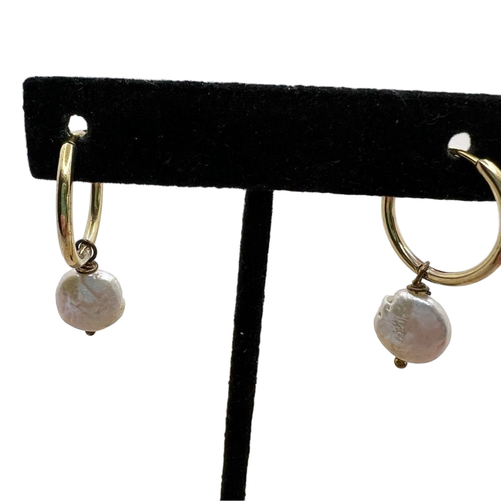 🍭6/$30 pearlescent dangle drop earrings on gold tone hoops